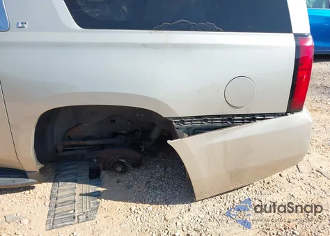 2017 Chevrolet Suburban Lt z USA, uszkodzony, nr VIN 1GNSKHKC6HR195593